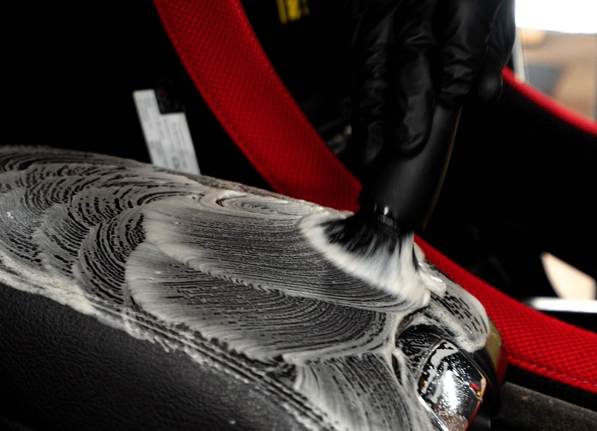 Meguiar's Multi-Purpose Brush - Medium 2/4